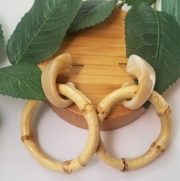 Jewlery - Picture 1 of 1